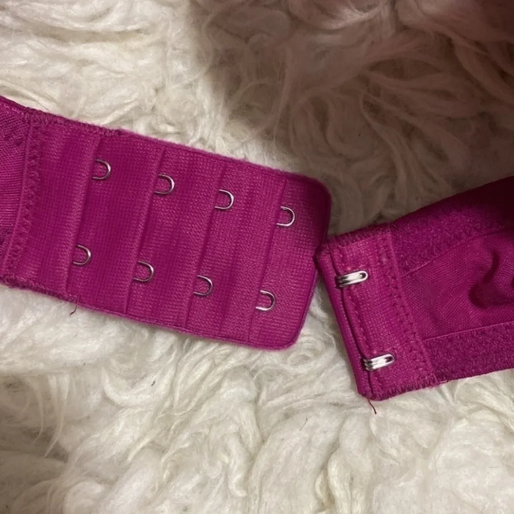 Victoria’s Secret Dream Angels Push Up Unlined Bra Size 32E (DD)‎